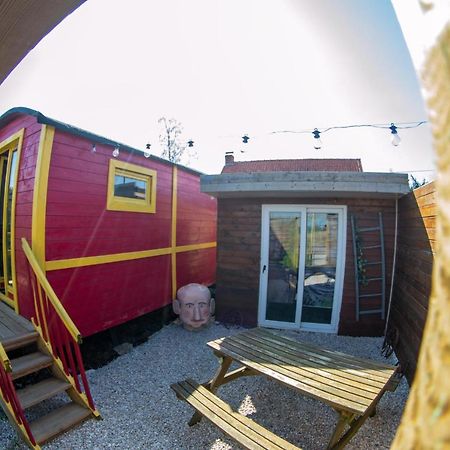 Roulotte Et Sauna De Tonton Bouvy Au Domaine Du Reuze Winnezeele Экстерьер фото